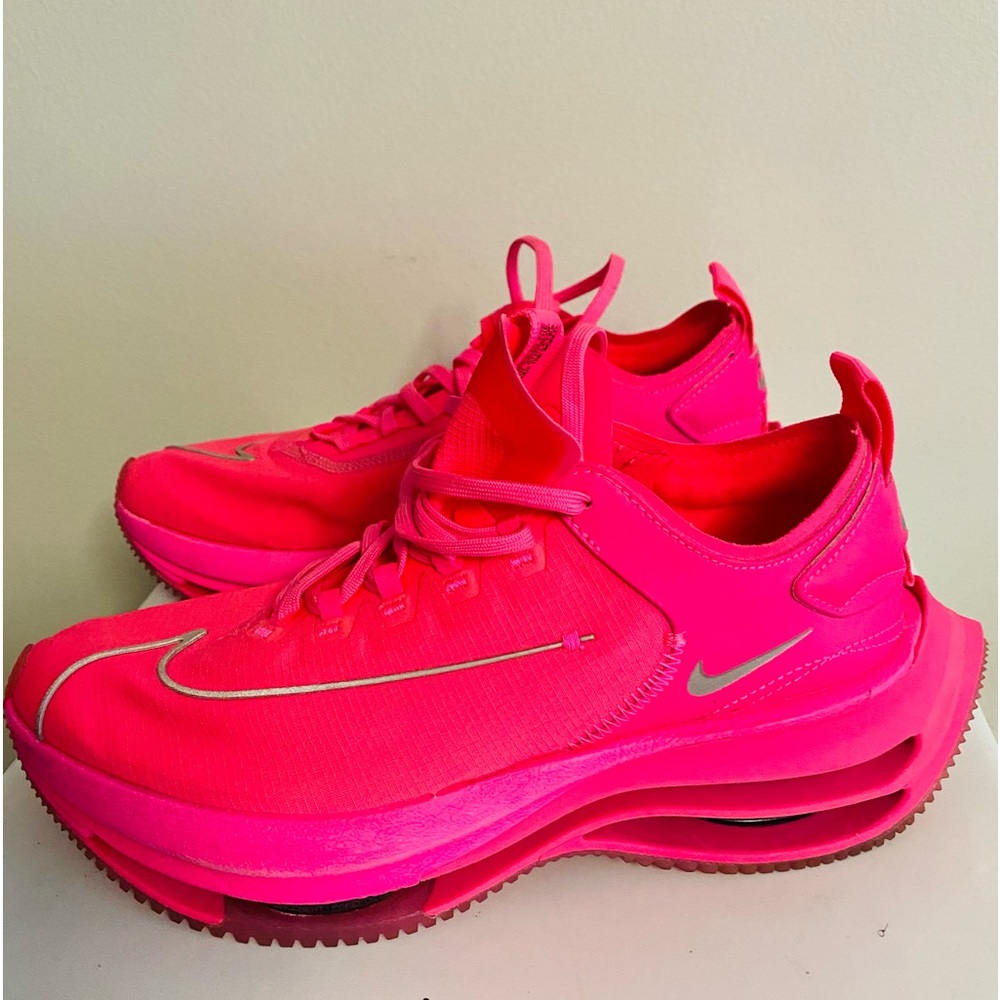 NIKE AIR MAX Women size 8.5